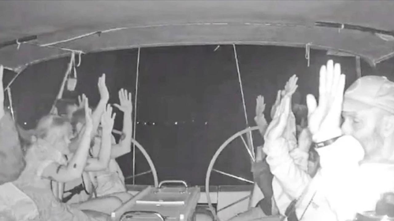 Sumud aktivistine işkence: Yerde sürüklendi, zorla İsrail bayrağı öptürüldü!