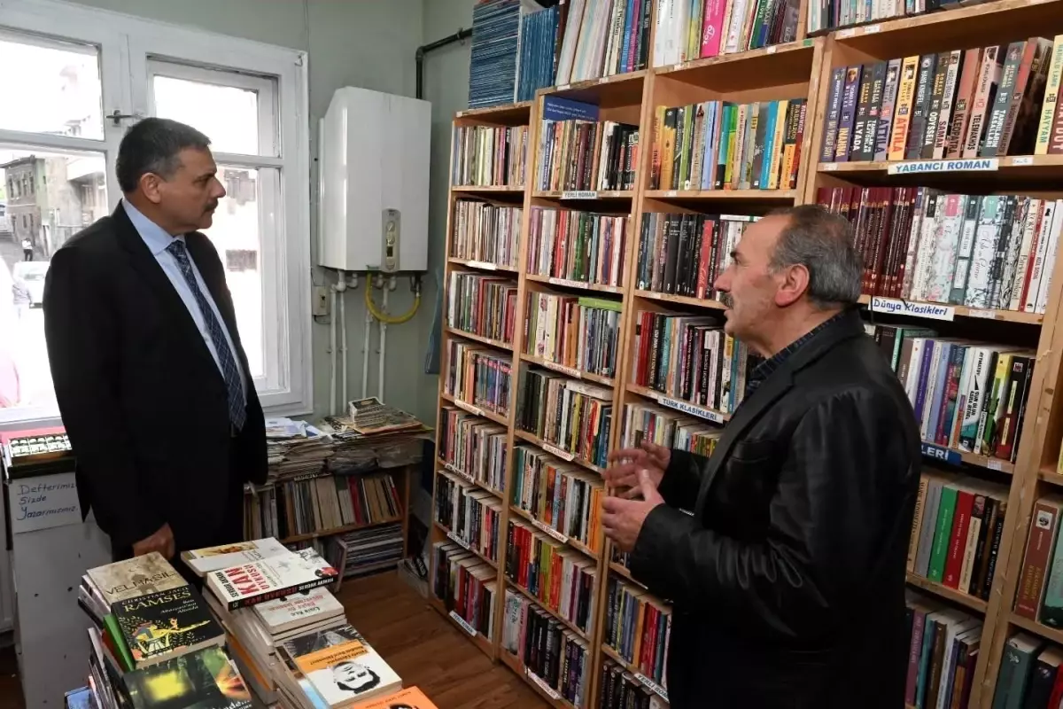 Vali Mustafa Çiftçi, İnşirah Sahaf ve Kitabevi’nde Kitapseverlerle Buluştu