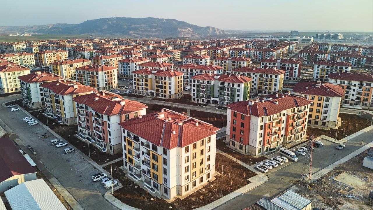 350 bininci deprem konutu bugün teslim edilecek
