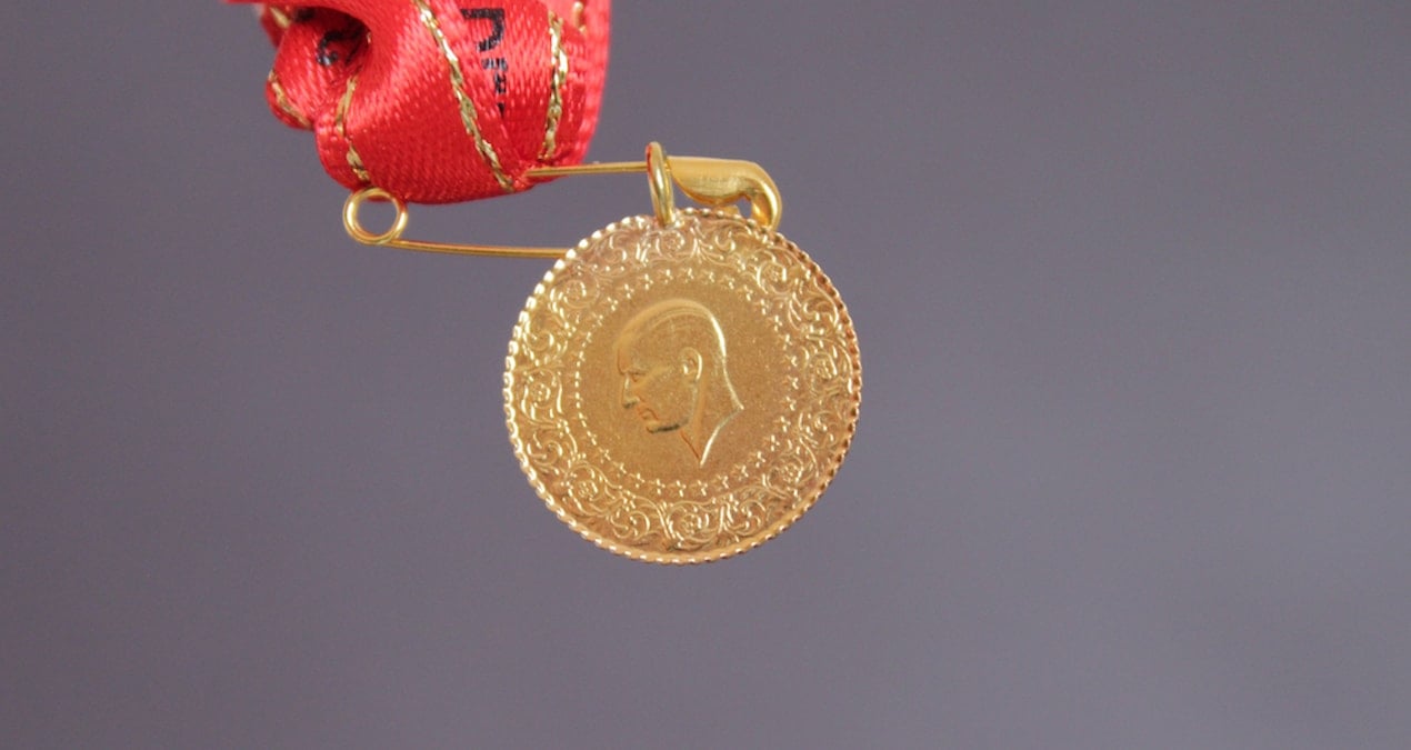 Altın yatırımcısına ‘Rüzgar tersine dönebilir’ uyarısı: Gram altın için iddialı rakam!