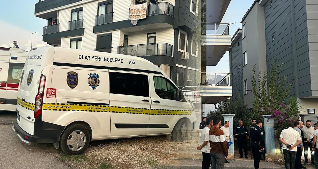 Antalya’da polis memuru eşi ve çocuğunu öldürdü