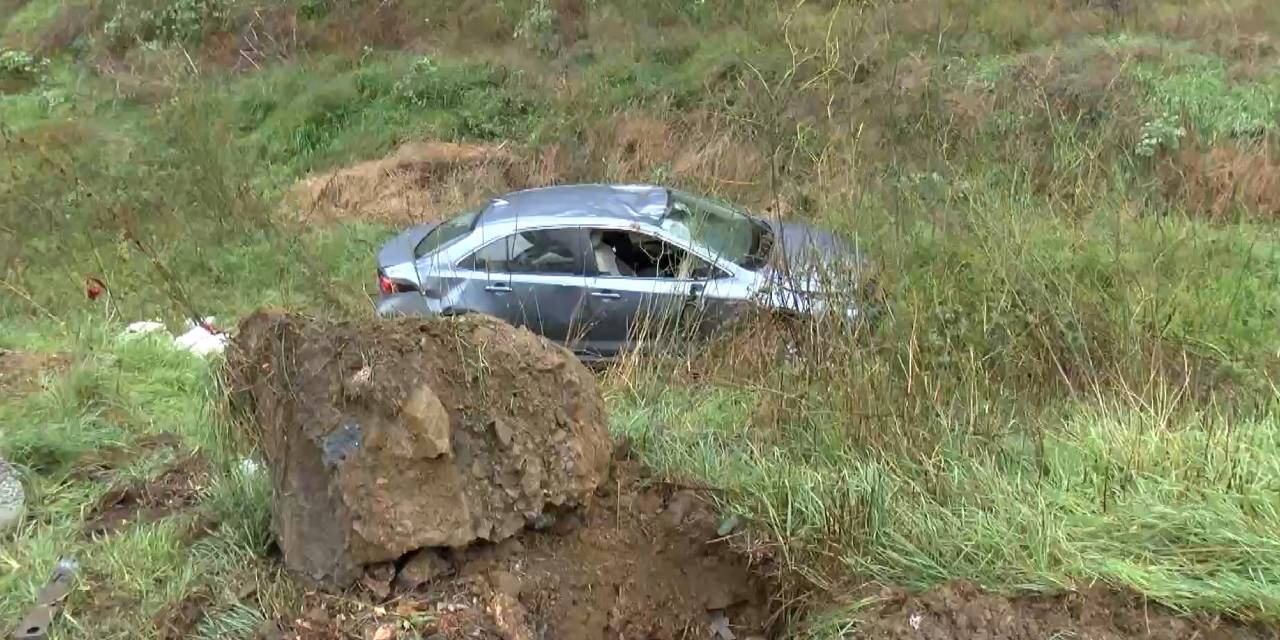 Beşiktaş’ta bir araç şarampole yuvarlandı!