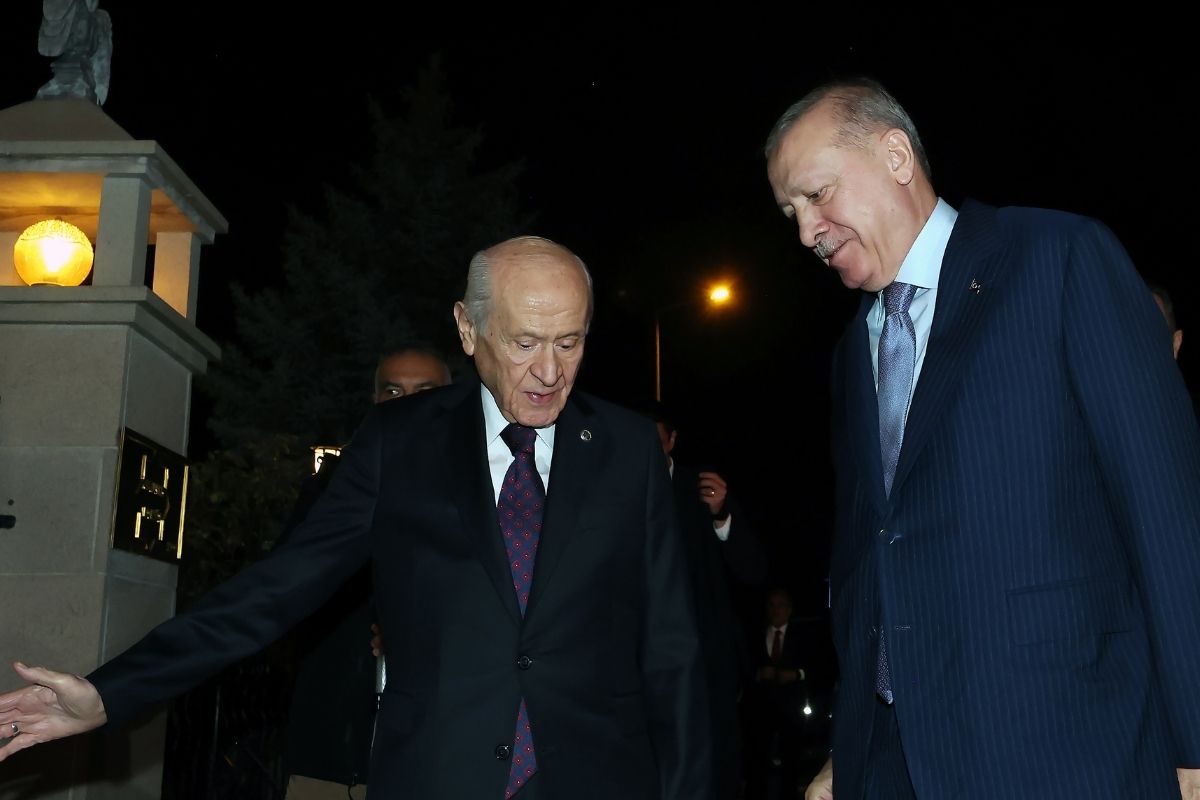 Cumhurbaşkanı Recep Tayyip Erdoğan, MHP Genel Başkanı Devlet Bahçeli’yi konutunda ziyaret etti