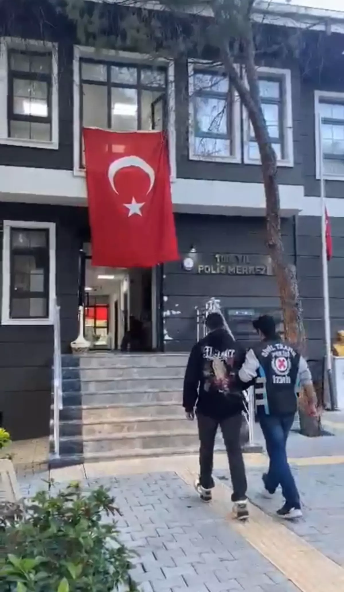 İzmir’de Tehlikeli Motosiklet Sürüşüne Cezai İşlem