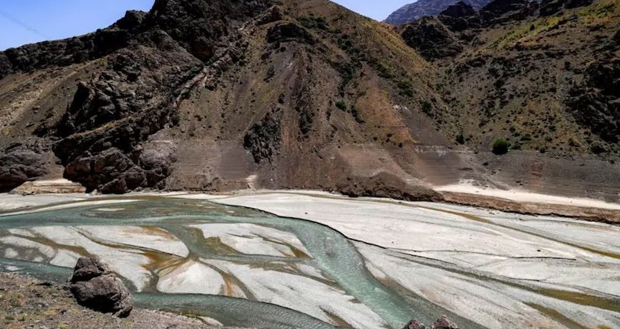 Sadece iki haftalık suları kaldı! Komşuda halk panik içinde
