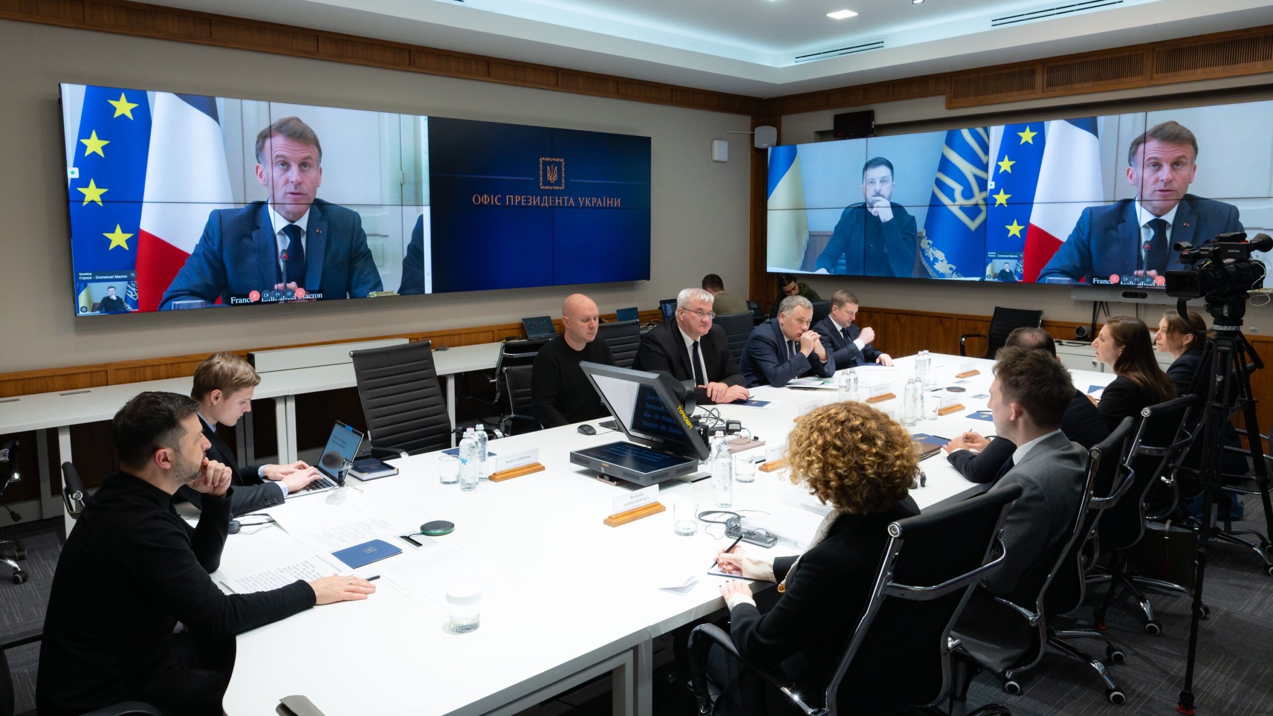 Zelenski: Başkan Trump ile görüşmeye hazırım