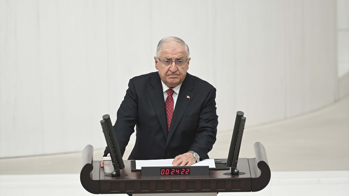 Yaşar Güler: Suriye’deki silahlı unsurlar merkezi yönetime hızlı bir şekilde entegre olmalı