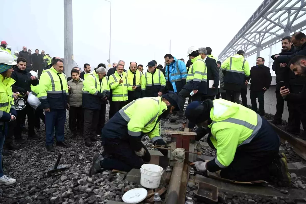 KONYARAY Banliyö Hattı’nda ray birleştirme kaynak programı yapıldı