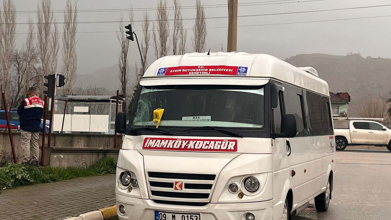 Yolun karşısına geçmek istemişti: Yaşlı adam minibüsün altına can verdi!