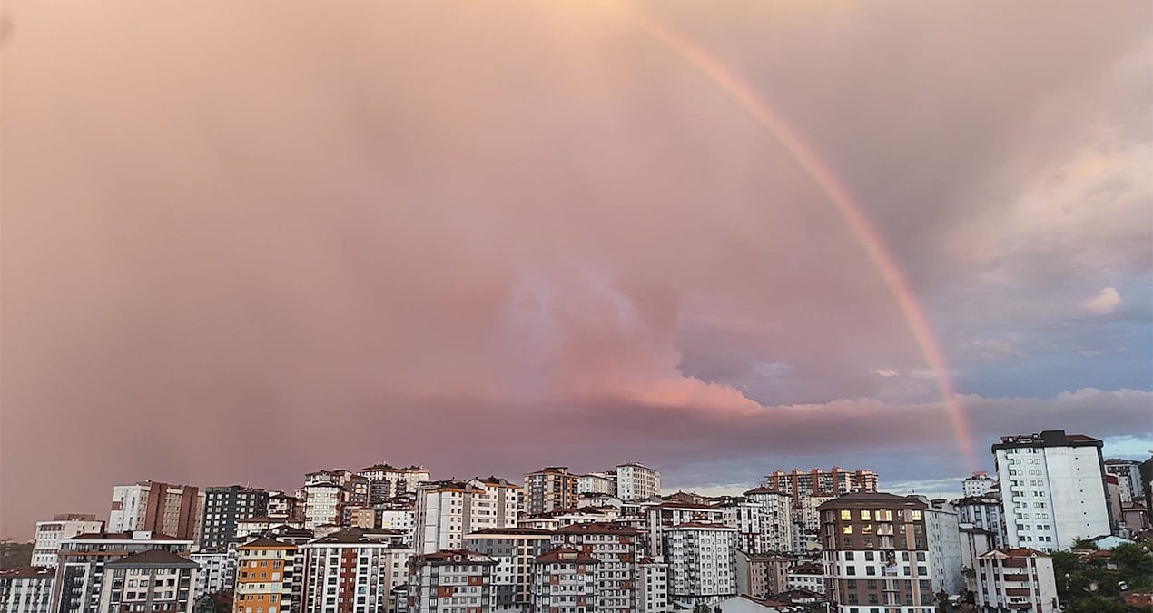 İstanbul’da Yağmurun Ardından Gökkuşağı Manzarası