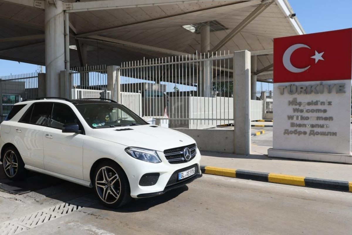 Icisleri bakani ciftci duyurdu gurbetcilere yabanci plakali arac kolayligi lxqfPqqf